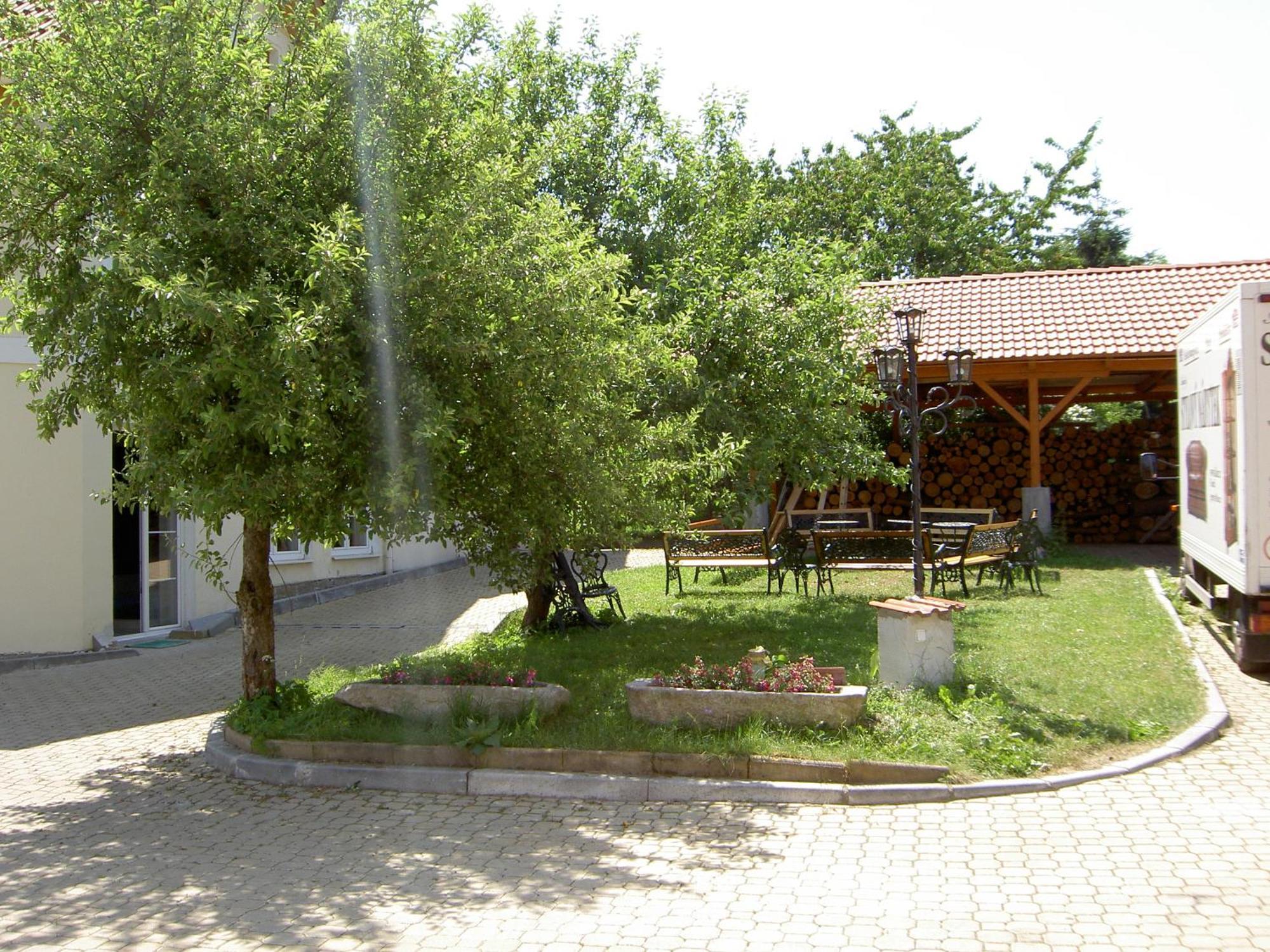 Hotel Klor Doudleby Extérieur photo