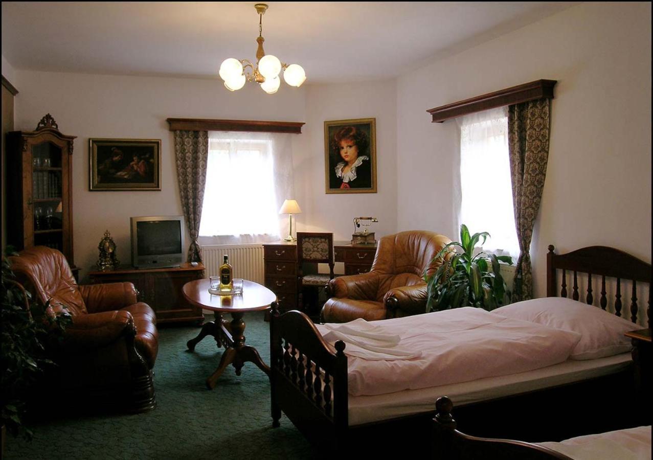 Hotel Klor Doudleby Extérieur photo